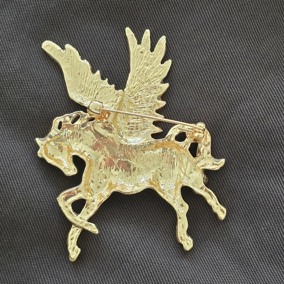 Whimsical Cloud Walker Unicorn Brooch Pin Whimsigoth Unicorn - Picture 3 of 7